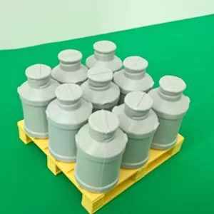 Nove tambores de leite com palete